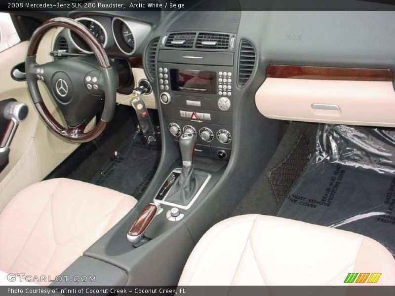 Dashboard of 2008 SLK 280 Roadster