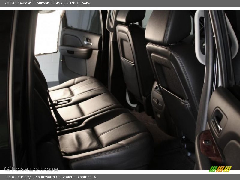 Black / Ebony 2009 Chevrolet Suburban LT 4x4