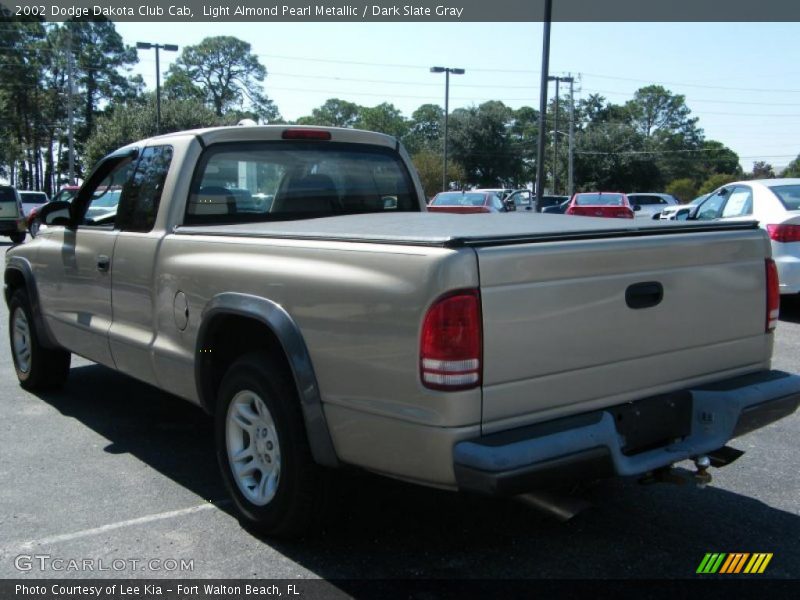 Light Almond Pearl Metallic / Dark Slate Gray 2002 Dodge Dakota Club Cab
