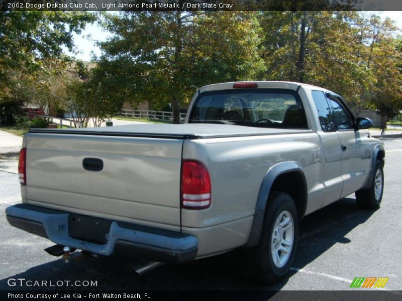 Light Almond Pearl Metallic / Dark Slate Gray 2002 Dodge Dakota Club Cab