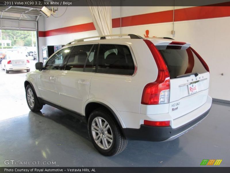 Ice White / Beige 2011 Volvo XC90 3.2