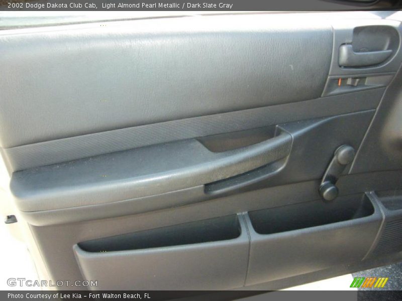 Light Almond Pearl Metallic / Dark Slate Gray 2002 Dodge Dakota Club Cab