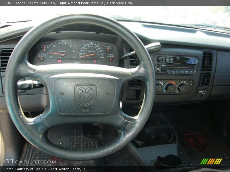 Light Almond Pearl Metallic / Dark Slate Gray 2002 Dodge Dakota Club Cab