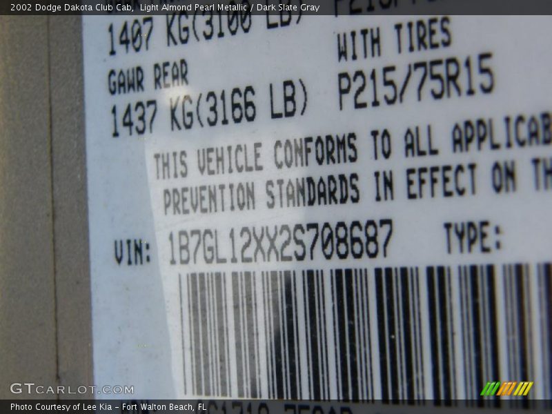 Light Almond Pearl Metallic / Dark Slate Gray 2002 Dodge Dakota Club Cab