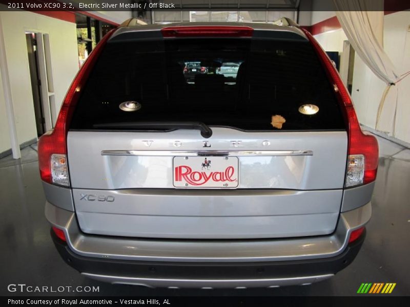 Electric Silver Metallic / Off Black 2011 Volvo XC90 3.2