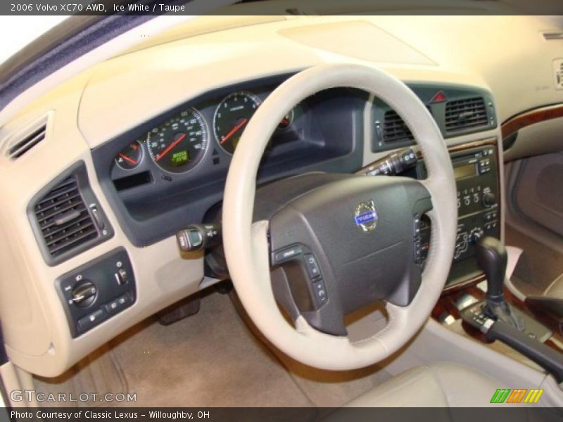 Ice White / Taupe 2006 Volvo XC70 AWD
