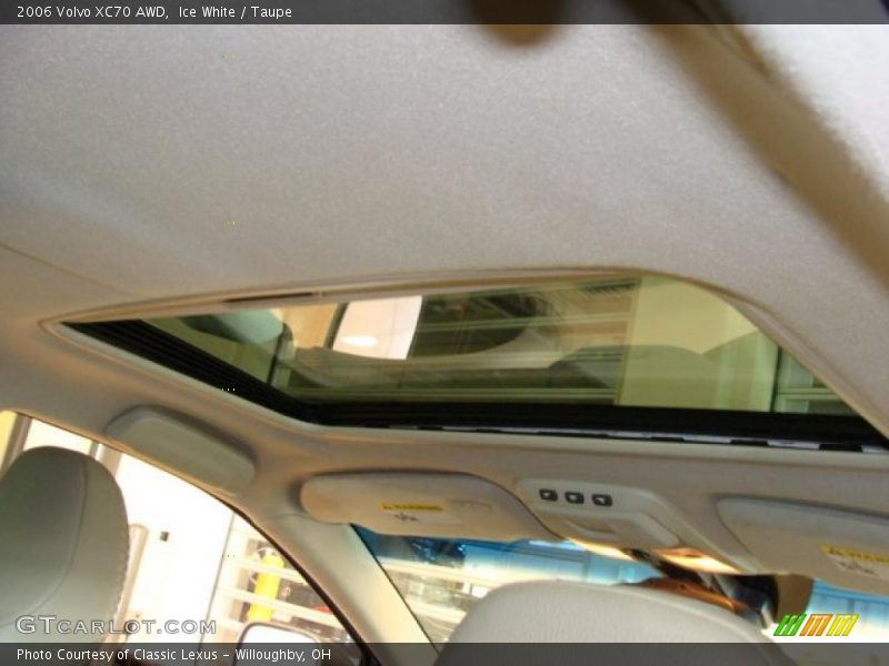 Ice White / Taupe 2006 Volvo XC70 AWD
