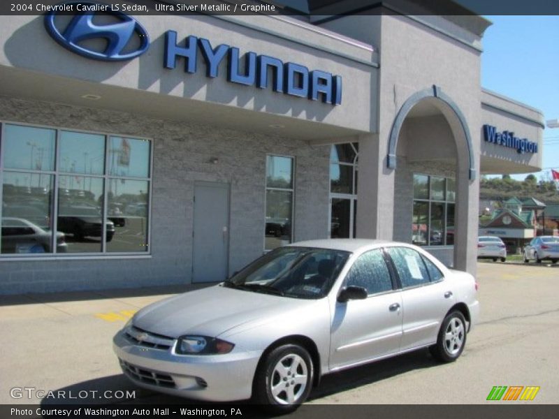 Ultra Silver Metallic / Graphite 2004 Chevrolet Cavalier LS Sedan