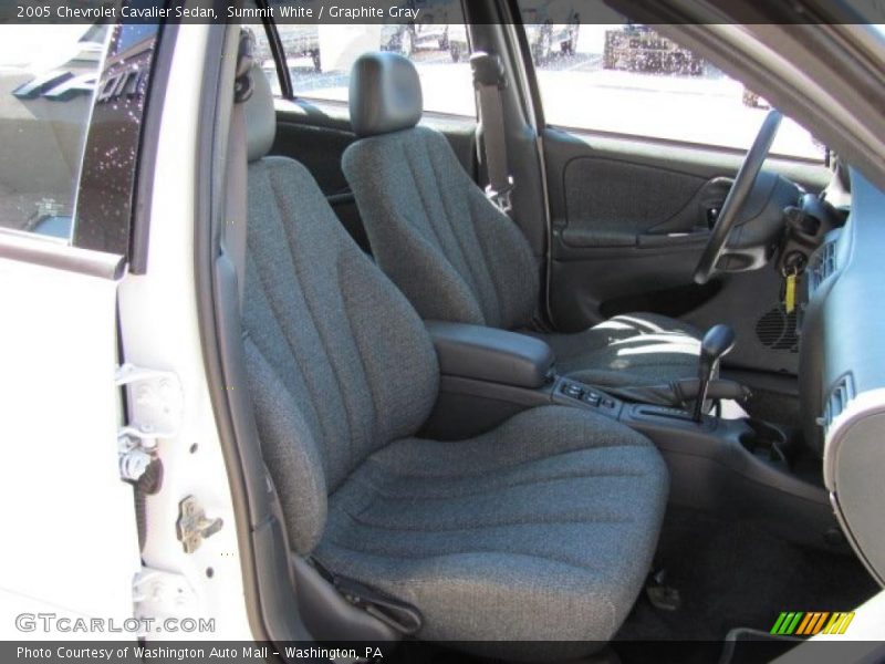 Summit White / Graphite Gray 2005 Chevrolet Cavalier Sedan