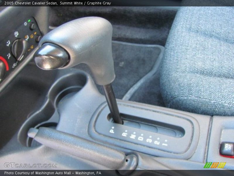 Summit White / Graphite Gray 2005 Chevrolet Cavalier Sedan