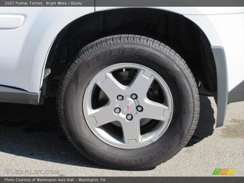 Bright White / Ebony 2007 Pontiac Torrent
