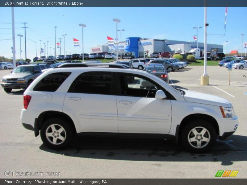 Bright White / Ebony 2007 Pontiac Torrent