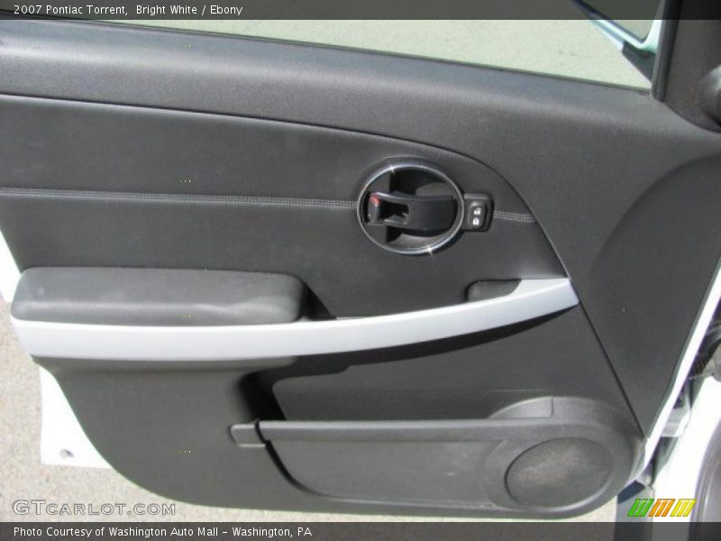 Bright White / Ebony 2007 Pontiac Torrent