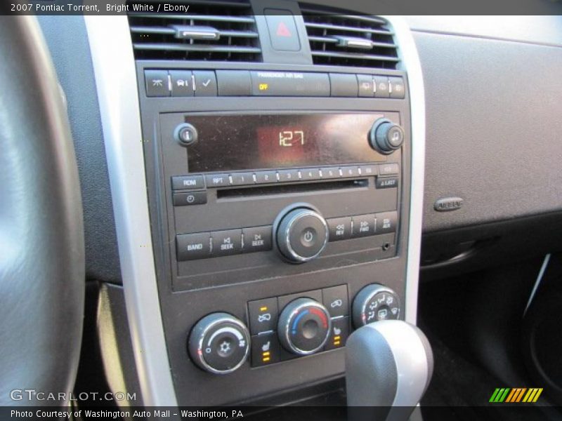 Bright White / Ebony 2007 Pontiac Torrent