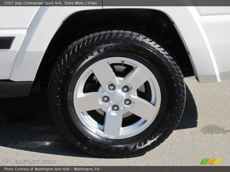 Stone White / Khaki 2007 Jeep Commander Sport 4x4