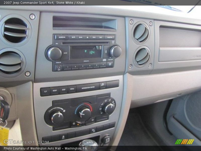 Stone White / Khaki 2007 Jeep Commander Sport 4x4