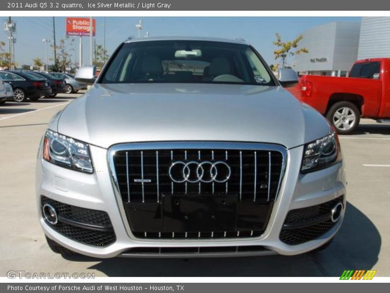 Ice Silver Metallic / Light Gray 2011 Audi Q5 3.2 quattro