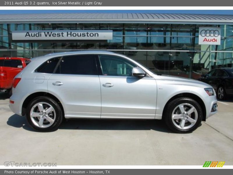 Ice Silver Metallic / Light Gray 2011 Audi Q5 3.2 quattro
