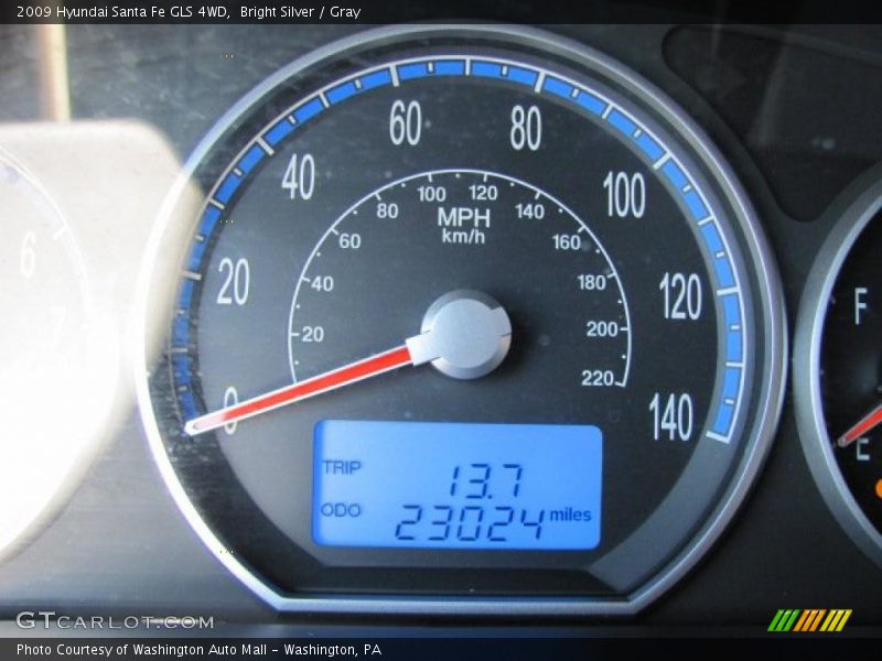 Bright Silver / Gray 2009 Hyundai Santa Fe GLS 4WD