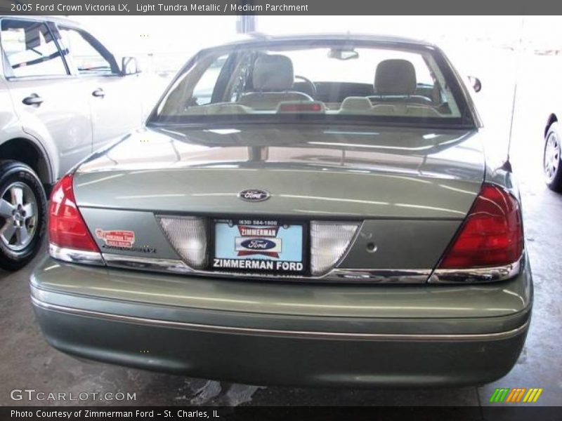 Light Tundra Metallic / Medium Parchment 2005 Ford Crown Victoria LX