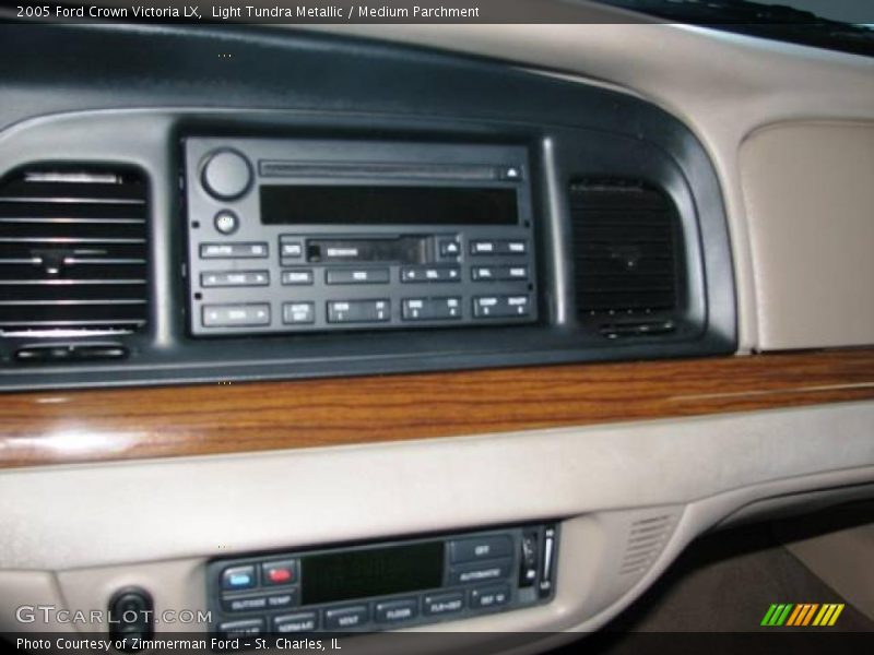 Light Tundra Metallic / Medium Parchment 2005 Ford Crown Victoria LX