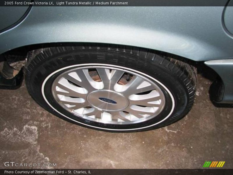 Light Tundra Metallic / Medium Parchment 2005 Ford Crown Victoria LX