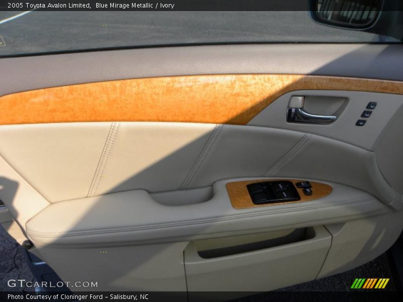 Blue Mirage Metallic / Ivory 2005 Toyota Avalon Limited