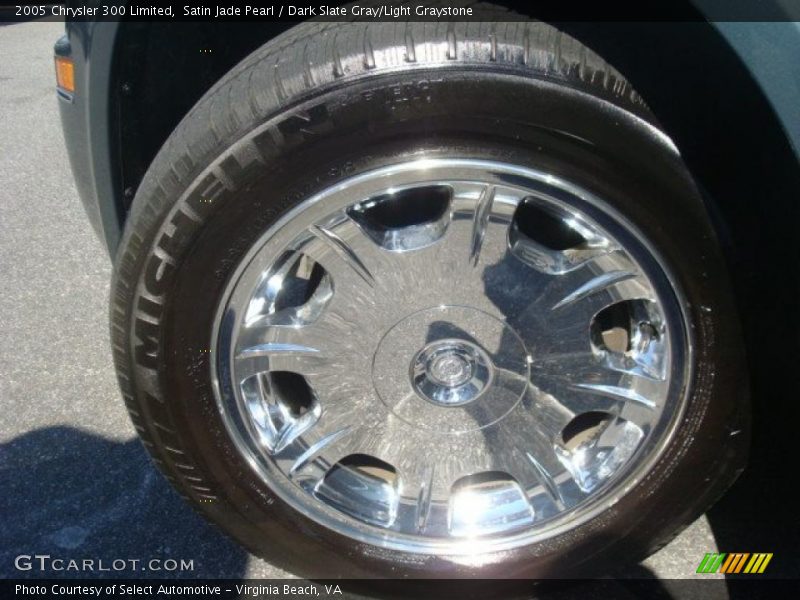 Satin Jade Pearl / Dark Slate Gray/Light Graystone 2005 Chrysler 300 Limited