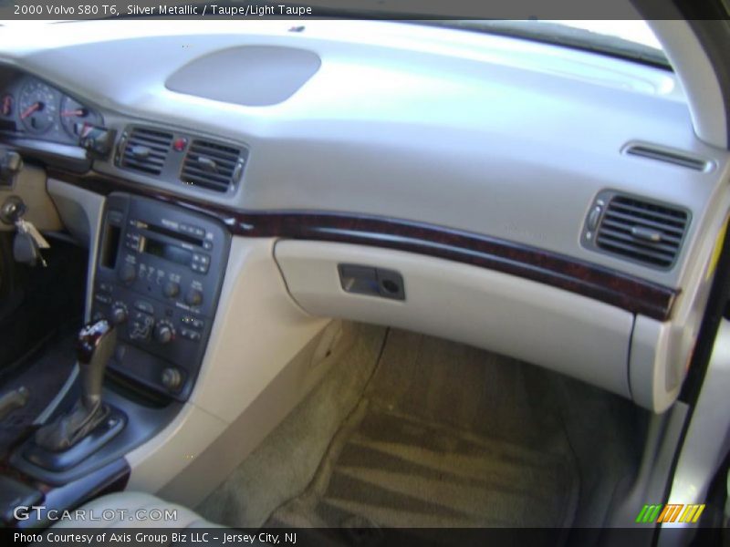 Silver Metallic / Taupe/Light Taupe 2000 Volvo S80 T6