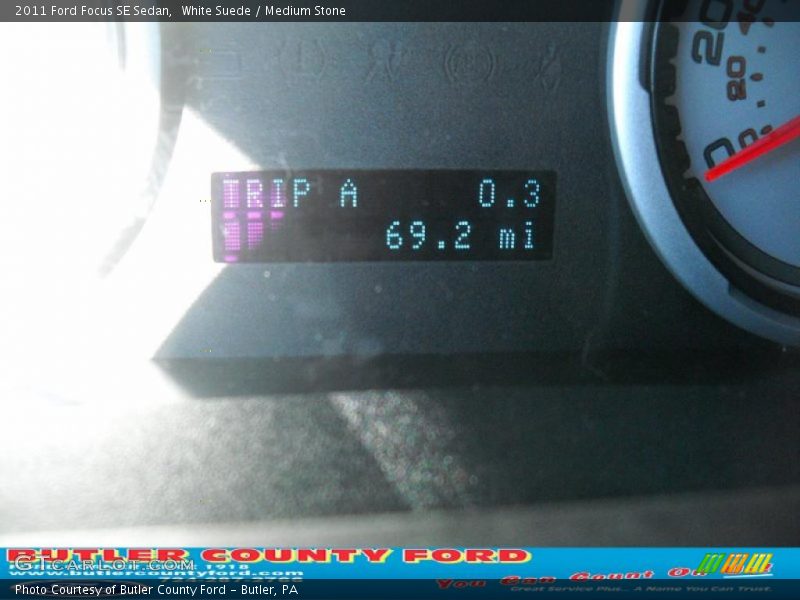 White Suede / Medium Stone 2011 Ford Focus SE Sedan