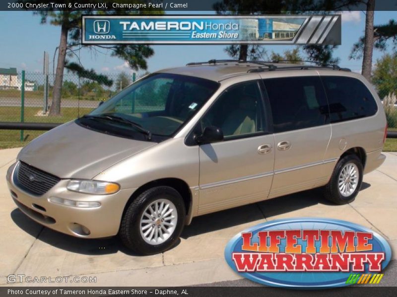 Champagne Pearl / Camel 2000 Chrysler Town & Country LXi
