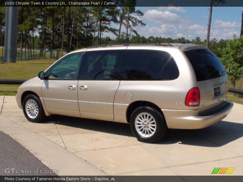 Champagne Pearl / Camel 2000 Chrysler Town & Country LXi