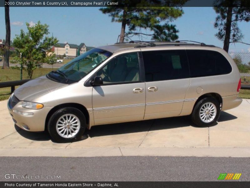Champagne Pearl / Camel 2000 Chrysler Town & Country LXi