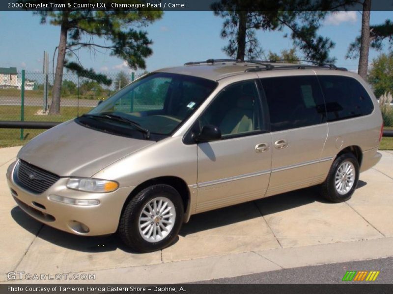 Champagne Pearl / Camel 2000 Chrysler Town & Country LXi