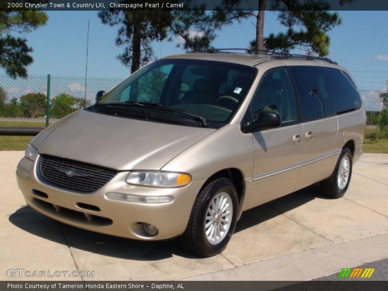 Champagne Pearl / Camel 2000 Chrysler Town & Country LXi