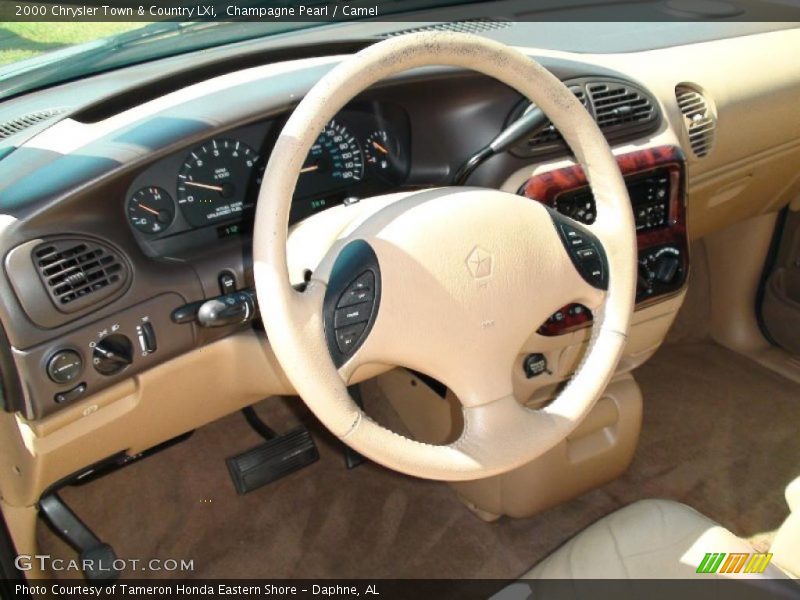 Dashboard of 2000 Town & Country LXi