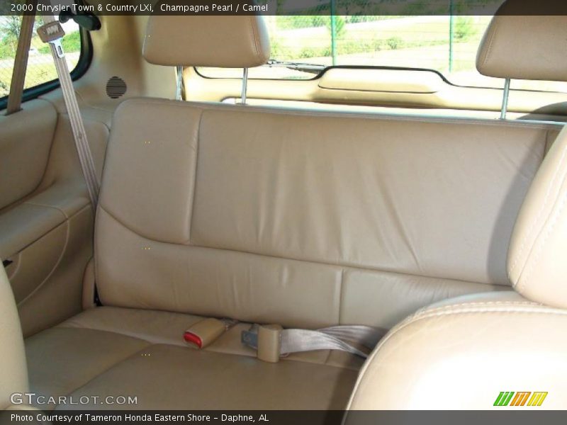 Champagne Pearl / Camel 2000 Chrysler Town & Country LXi