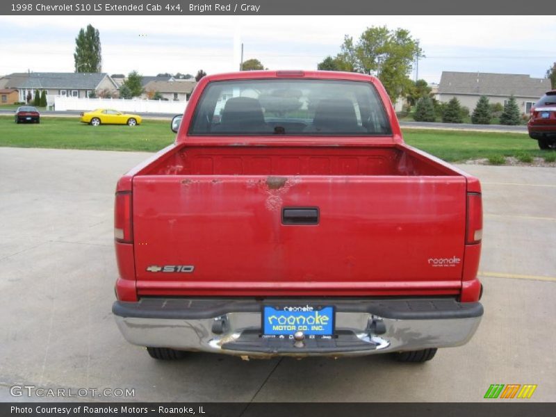 Bright Red / Gray 1998 Chevrolet S10 LS Extended Cab 4x4