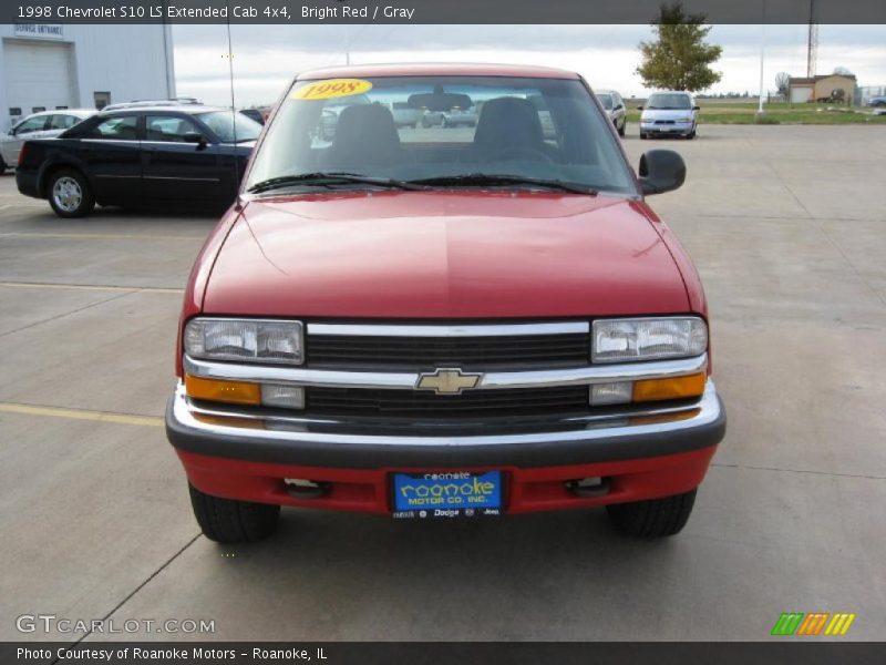 Bright Red / Gray 1998 Chevrolet S10 LS Extended Cab 4x4