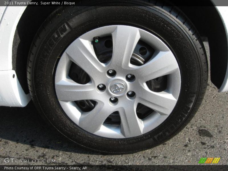 Super White / Bisque 2011 Toyota Camry