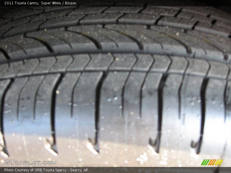 Super White / Bisque 2011 Toyota Camry