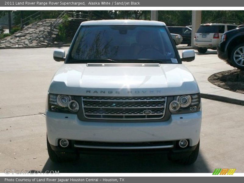 Alaska White / Sand/Jet Black 2011 Land Rover Range Rover Supercharged
