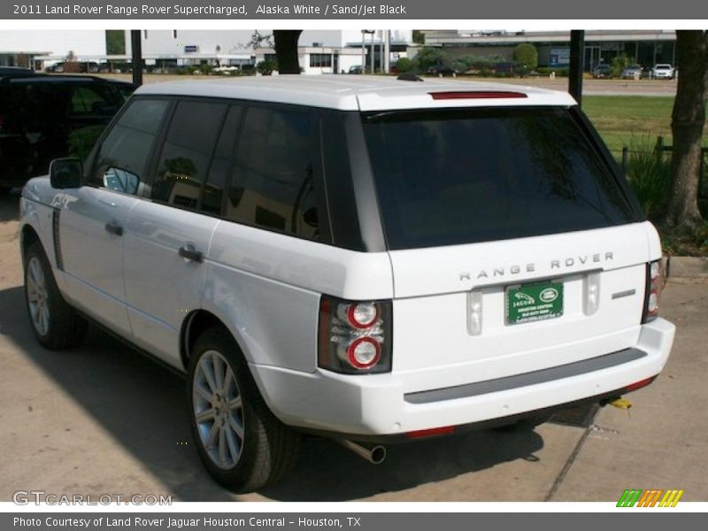 Alaska White / Sand/Jet Black 2011 Land Rover Range Rover Supercharged