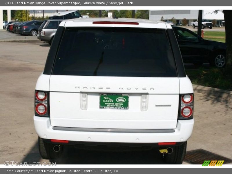 Alaska White / Sand/Jet Black 2011 Land Rover Range Rover Supercharged