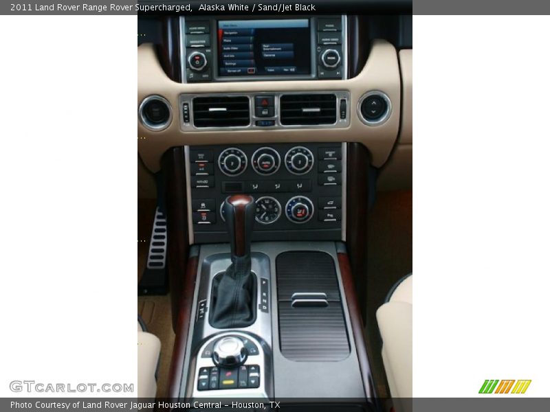 Controls of 2011 Range Rover Supercharged