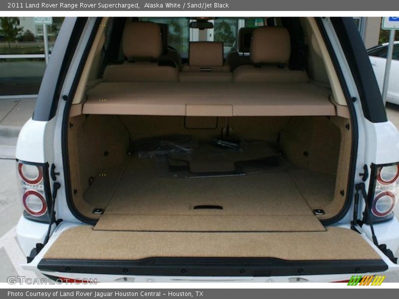  2011 Range Rover Supercharged Trunk