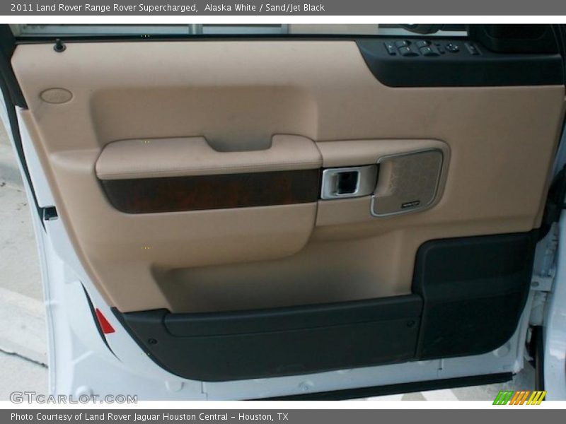 Alaska White / Sand/Jet Black 2011 Land Rover Range Rover Supercharged