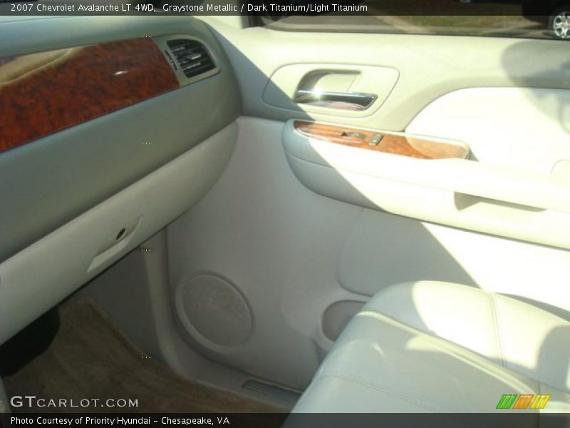 Graystone Metallic / Dark Titanium/Light Titanium 2007 Chevrolet Avalanche LT 4WD