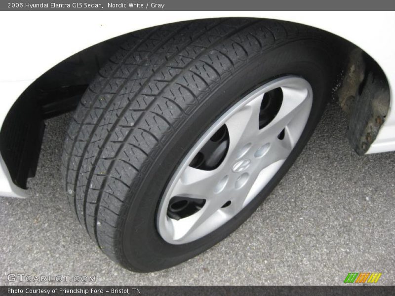 Nordic White / Gray 2006 Hyundai Elantra GLS Sedan