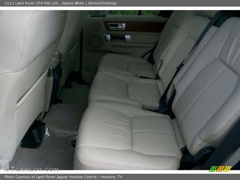 Alaska White / Almond/Nutmeg 2011 Land Rover LR4 HSE LUX